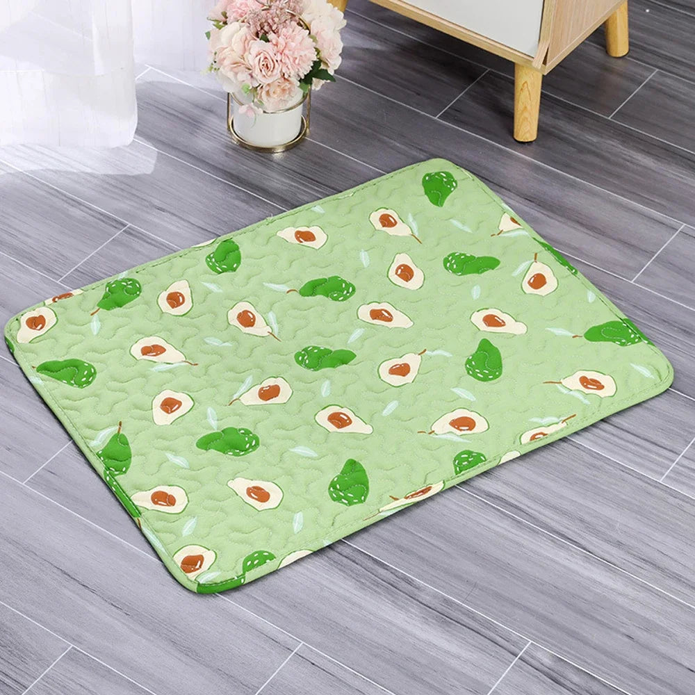 The new pet sleeping mat is cool and comfortable in summer. It is suitable for large, medium and small cats and dogs to sleep in