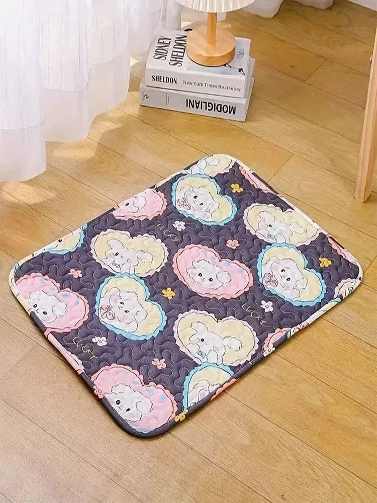 The new pet sleeping mat is cool and comfortable in summer. It is suitable for large, medium and small cats and dogs to sleep in