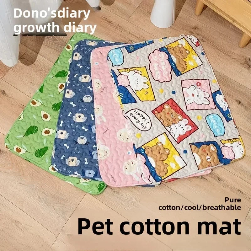 The new pet sleeping mat is cool and comfortable in summer. It is suitable for large, medium and small cats and dogs to sleep in